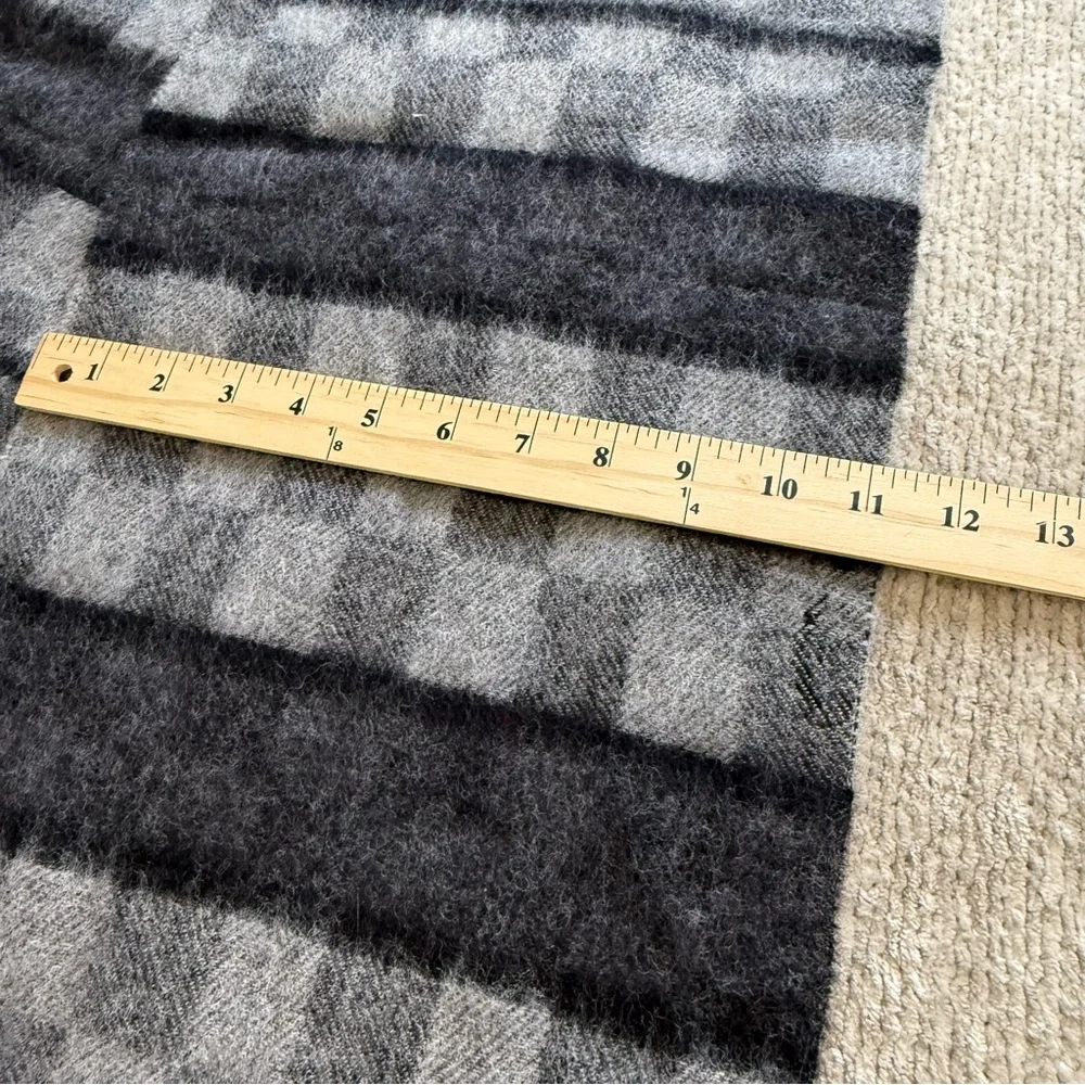 Pierre Cardin Fine Wool Muffler Scarf Gray Black Stripe‎ Fringe